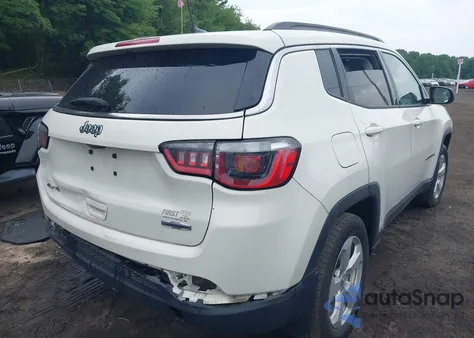 2018 Jeep Compass Latitude 4X4 из США, поврежденный, VIN 3C4NJDBB9JT31416